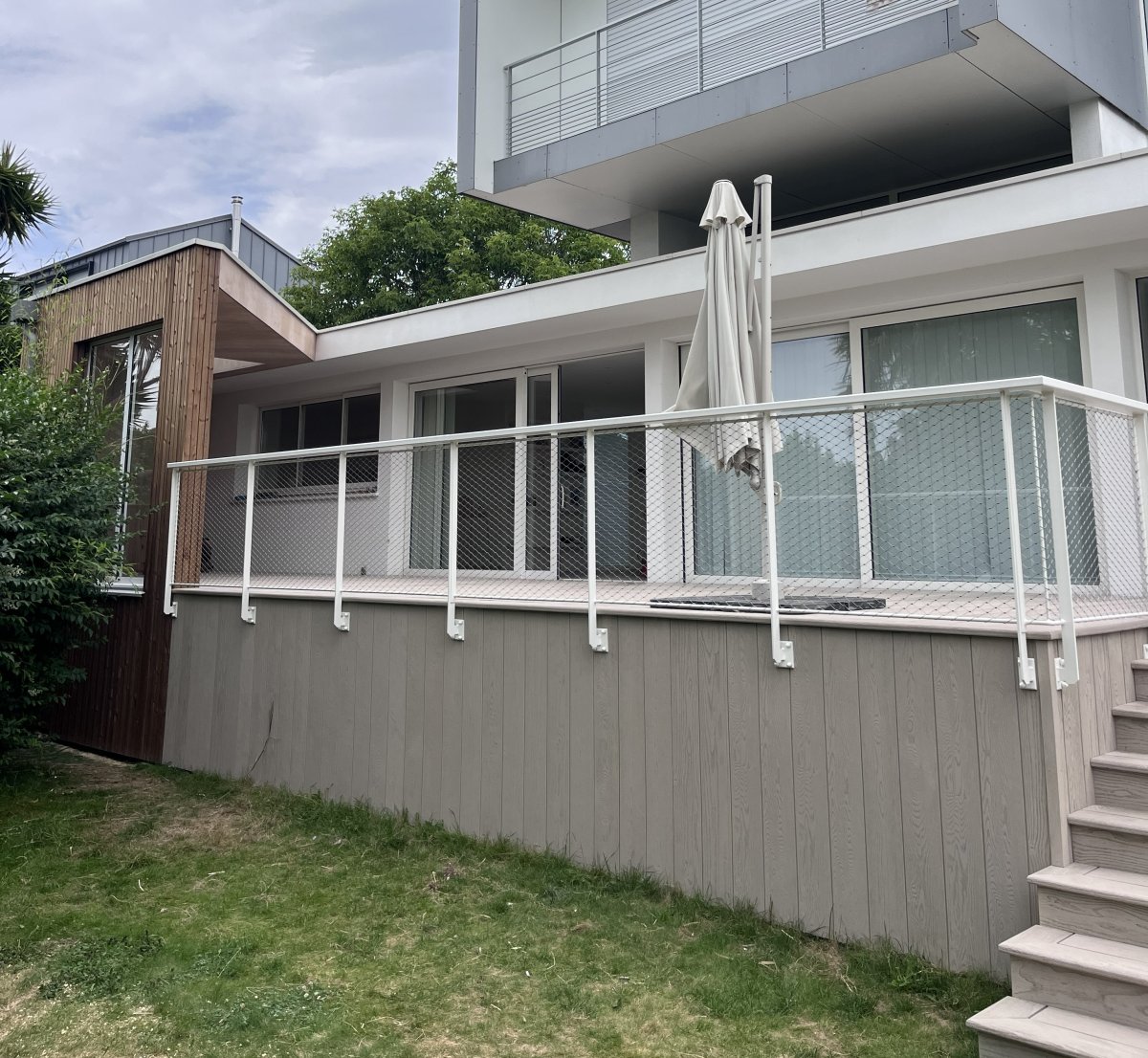 The deck - Image 2